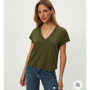 Michael Stars Harlan Cropped V-Neck Tee - Topiary Green